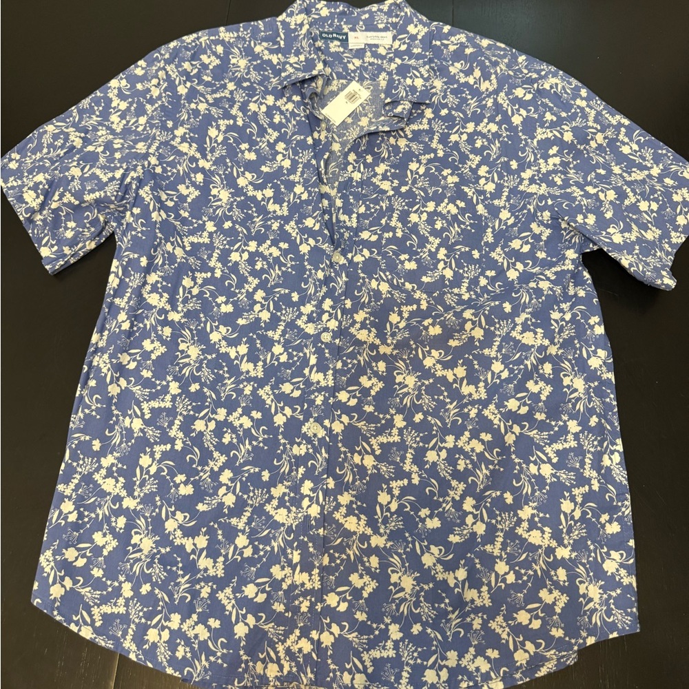 Old Navy Mens Button Up NWT